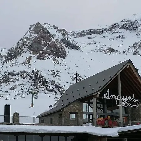 Esqui, Montana, Btt Y Senderismo En Pirineos, Margas Golf Appartement Sabiñánigo
