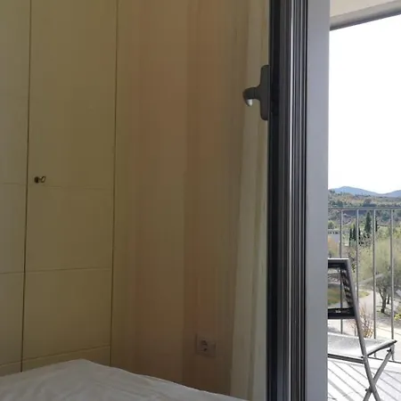 Esqui, Montana, Btt Y Senderismo En Pirineos, Margas Golf Appartement Sabiñánigo
